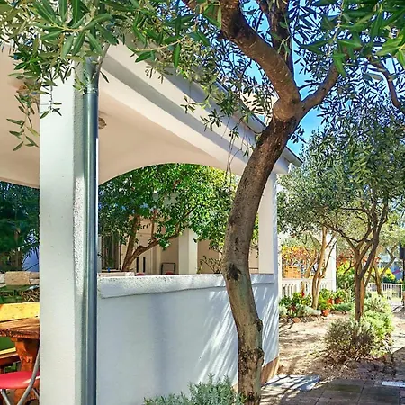 1 Bedroom Amazing Apartment In Vodice *