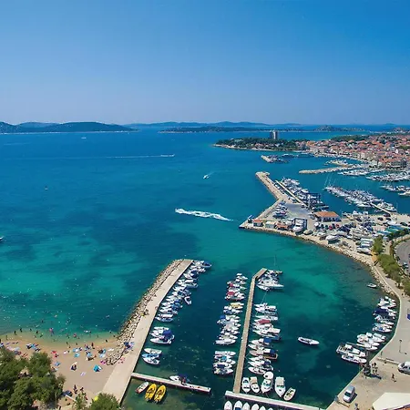 1 Bedroom Amazing Apartment In Vodice Apartment *